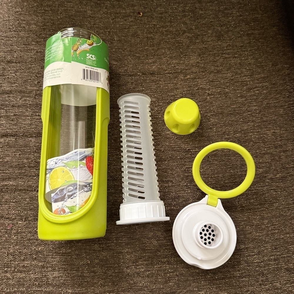 NWT-D'Eco Fruit Infused Glass Water Bottle - Green, 16.6oz - Picture 2 of 8